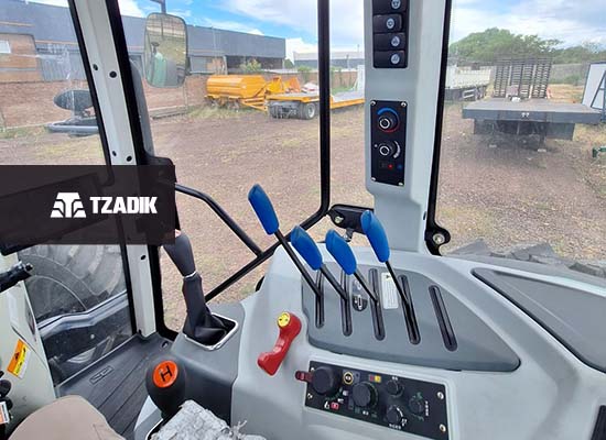 🚜 Tractor Chery by Lion RS 2204 – 220 HP 6