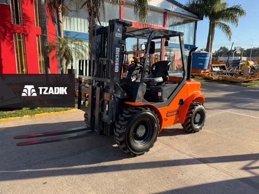Elevador 3,5 Tn 4,5 Mts 4Wd Lk Todo Terreno 1