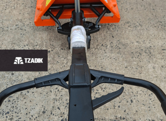 Transpallet manual TM25 de 2.5TN 685cm rueda de nylon 2